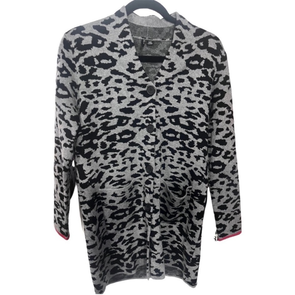 Ethyl Grey Button Front Cardigan in Leopard Size Small
